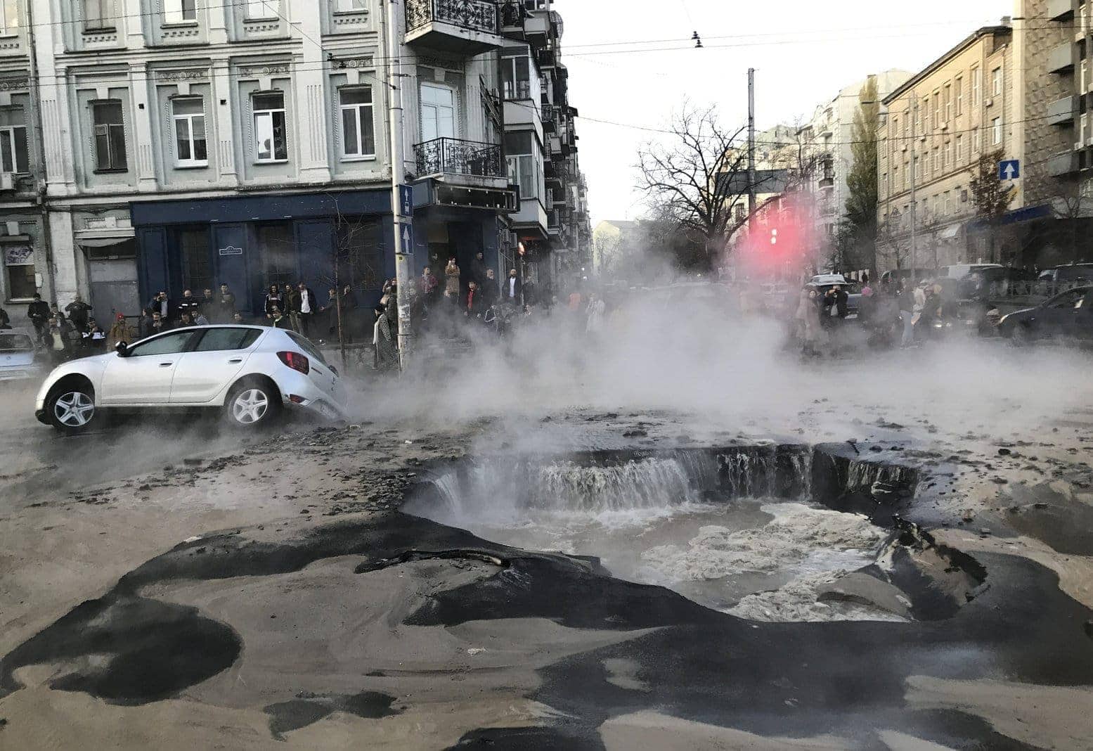 Прорыв горячей воды в Киеве