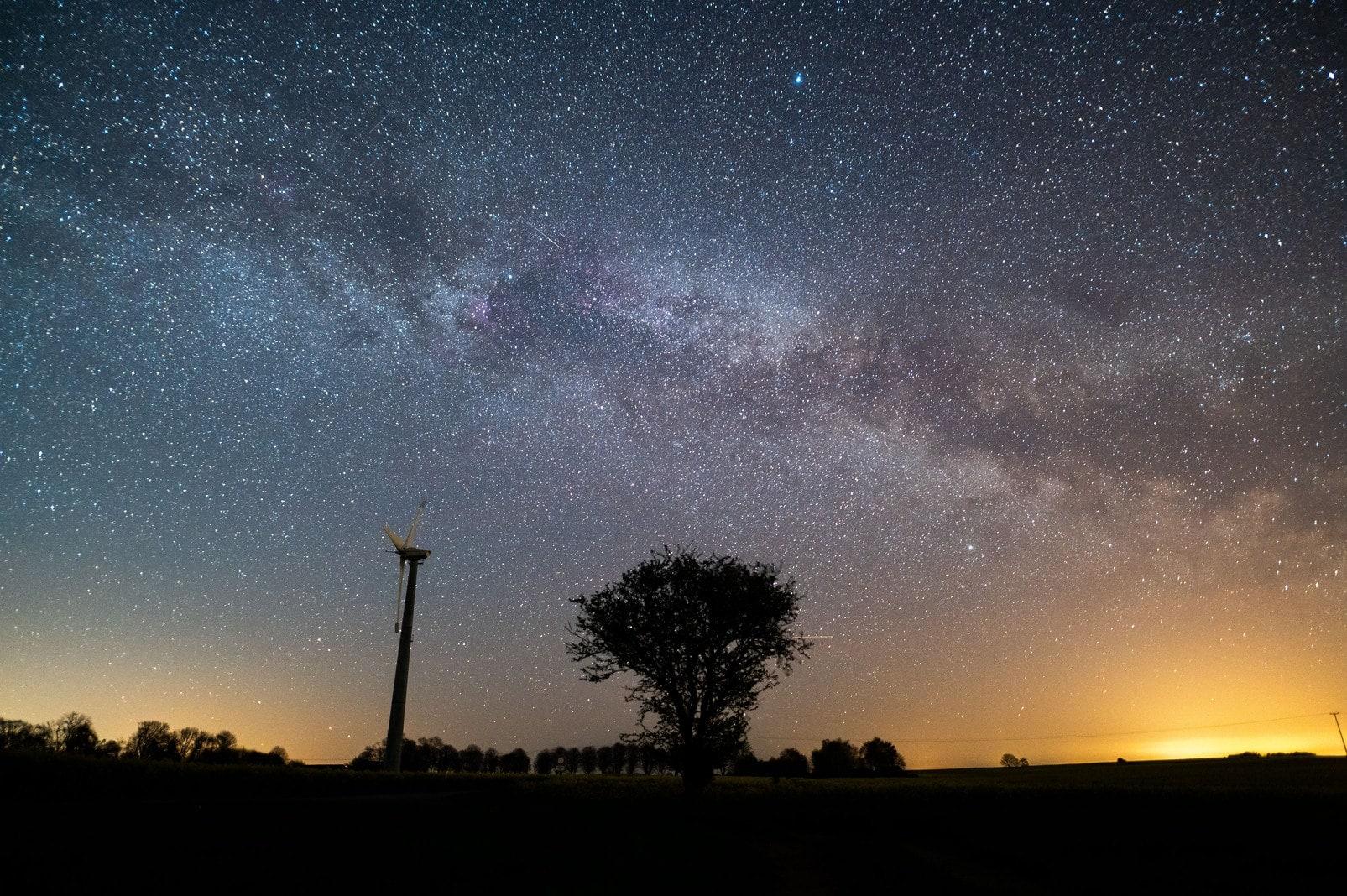 Sternbilder Im April 2021 Diese Planeten Und Phanomene Sind Zu Sehen