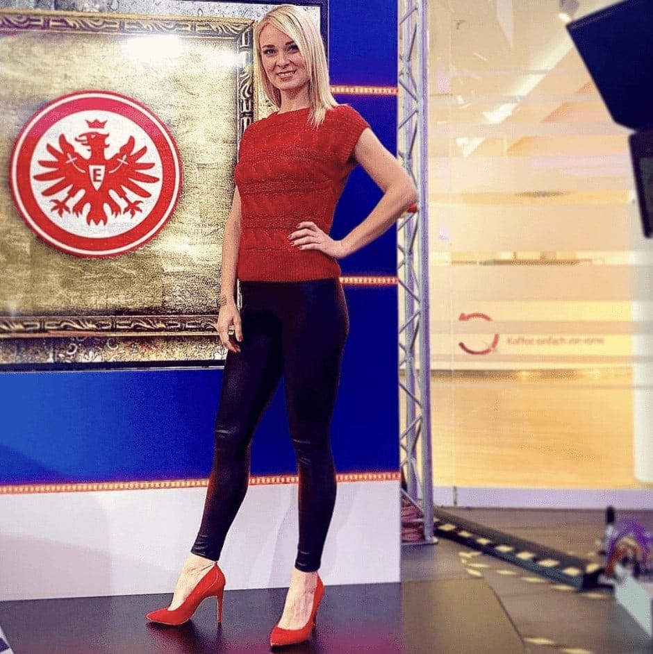 Und nach den Abgängen von Esther Sedlaczek und Jessica Libbertz im Sommer, werden wir sie wohl bald auch öfter an den Bundesliga-Samstagen im Studio sehen. Foto: Instagram/britta.hofmann