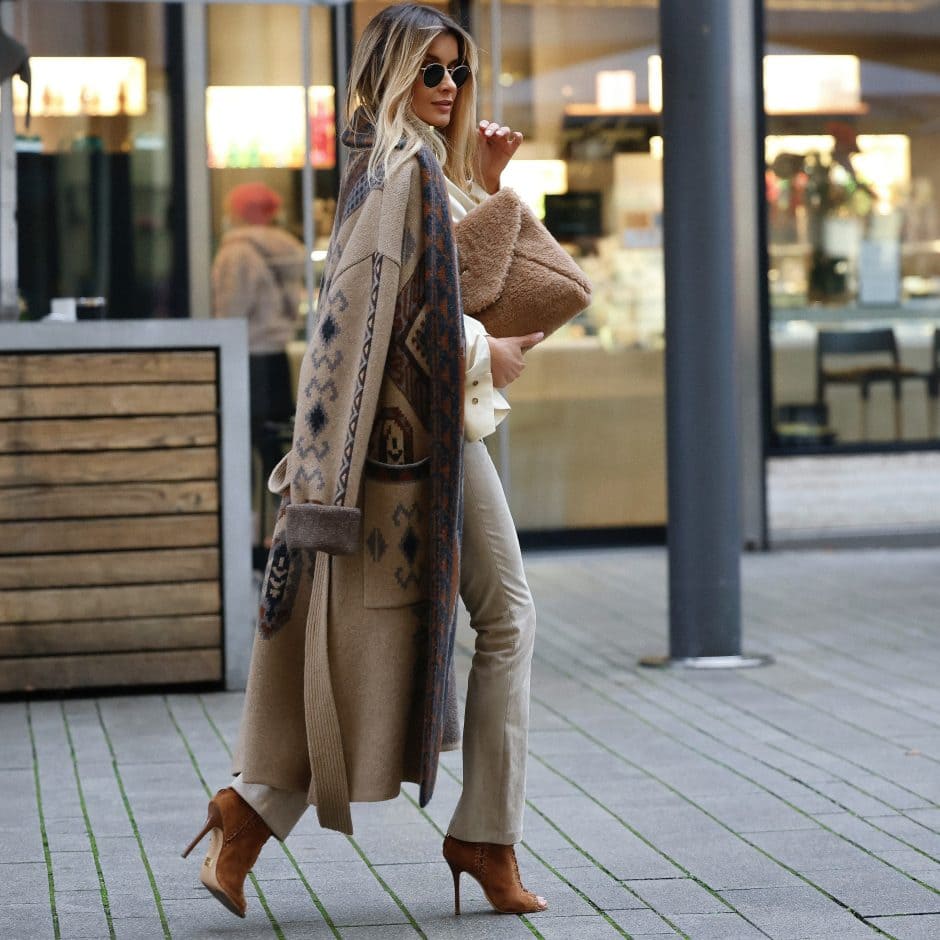 Gitta Banko Influencerin Instagram helles Outfit