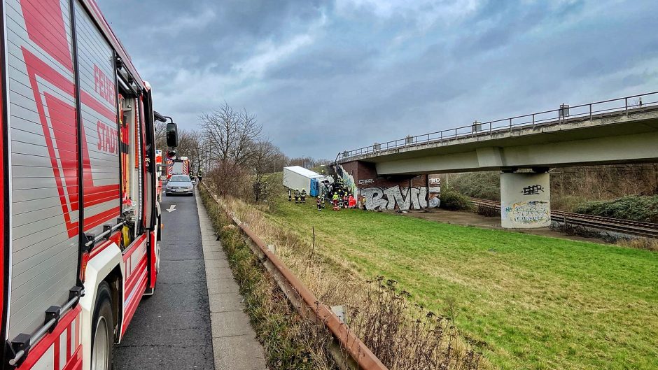 Josef-Kardinal-Frings Brücke B1 Neuss Unfall