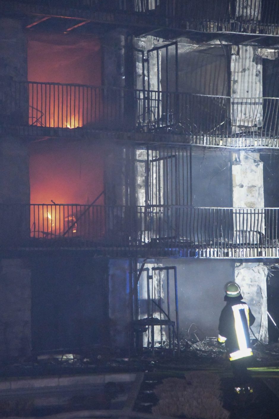 Wohnkomplex in Essen brennt