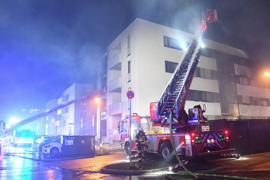 Wohnkomplex in Essen brennt