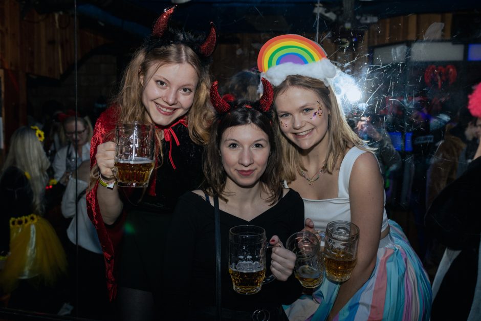 Karneval in Düsseldorf zu Altweiber 2022