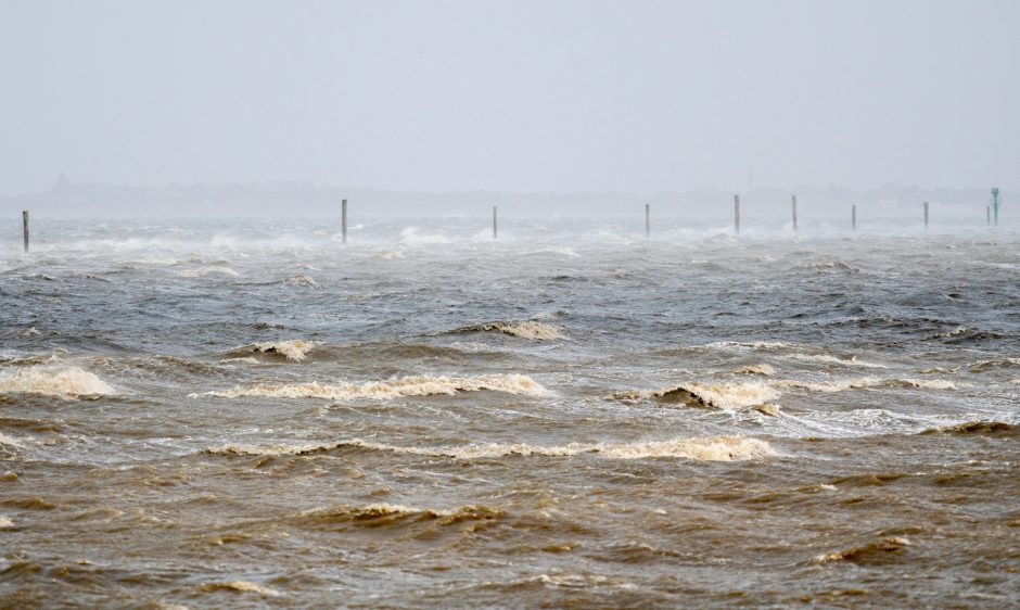 Sturmtief Ylenia - Neuharlingersiel an der Nordseeküste