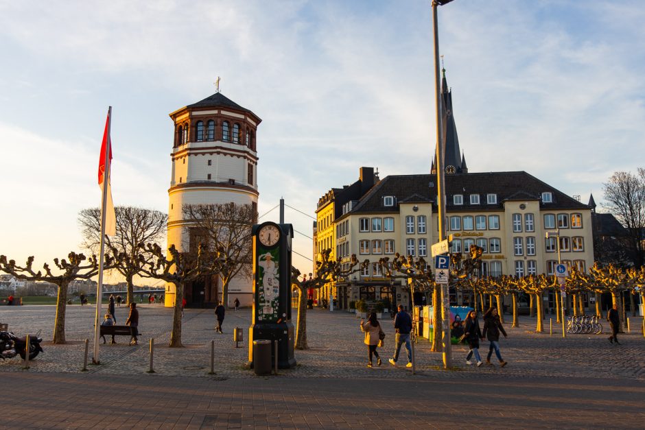 Düsseldorf Burgplatz leicht bewölkt