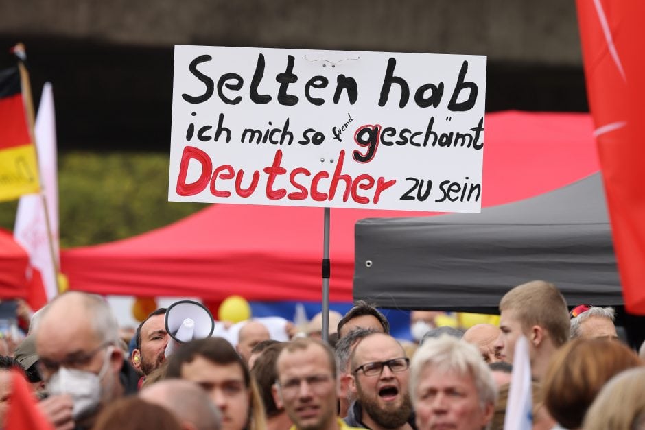 1. Mai Düsseldorf Schild