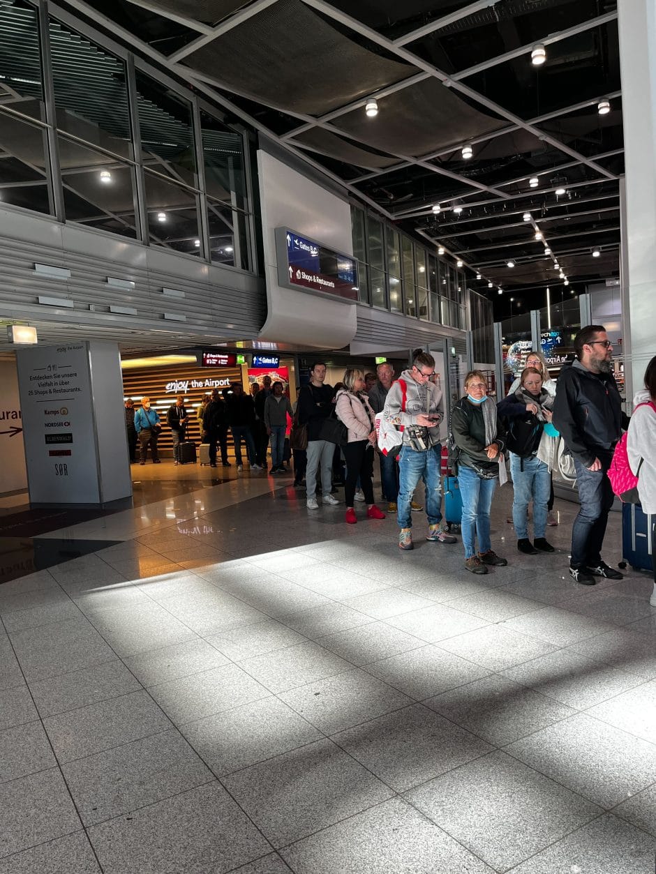 Flughafen Düsseldorf Herbstferien Start 2022