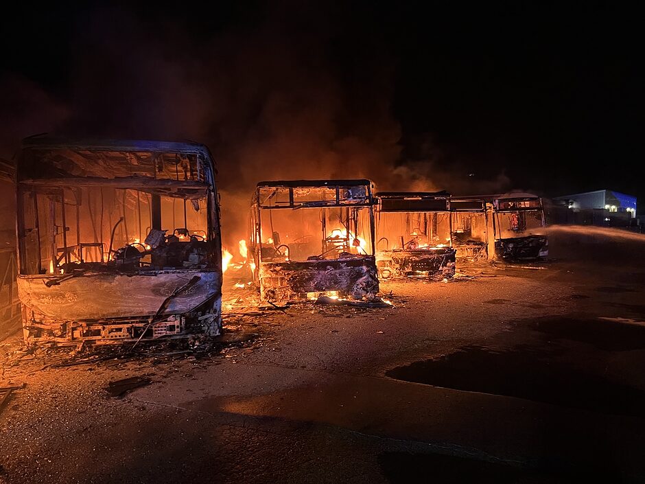 Großbrand in Busdepot in Velbert