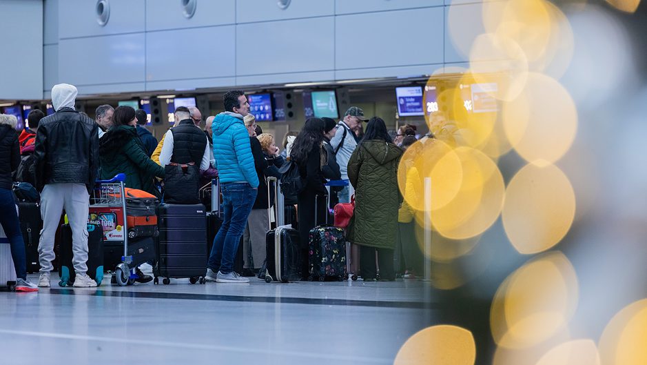 Flughafen Düsseldorf Weihnachten 2022 Winterferien