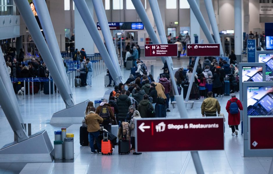 Flughafen Düsseldorf Weihnachten 2022 Winterferien