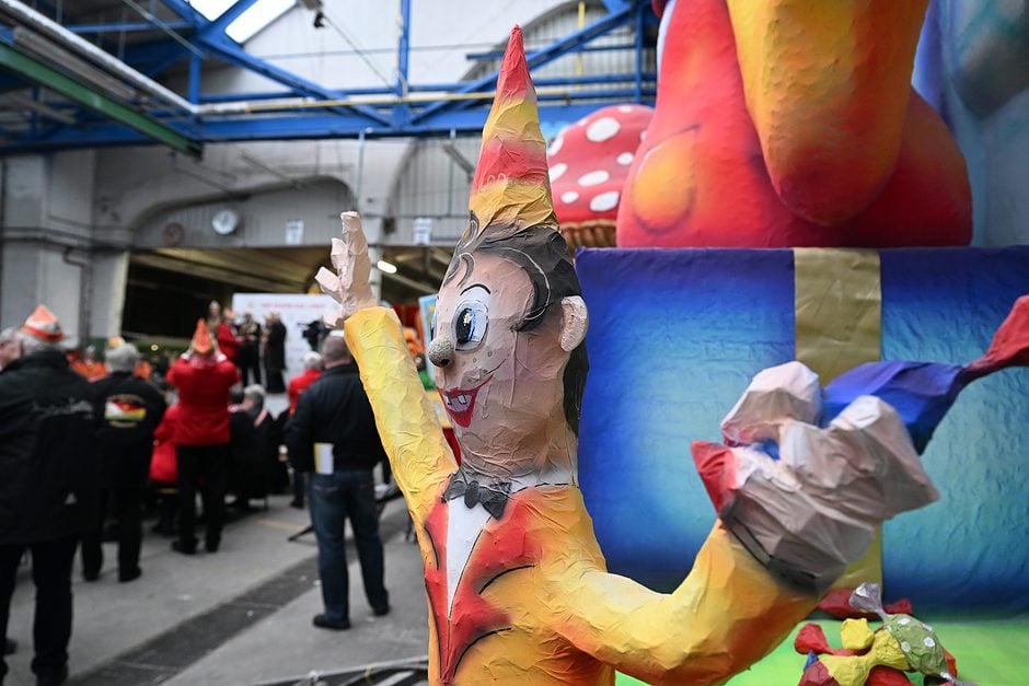 Richtfest der Rosenmontagswagen in Düsseldorf