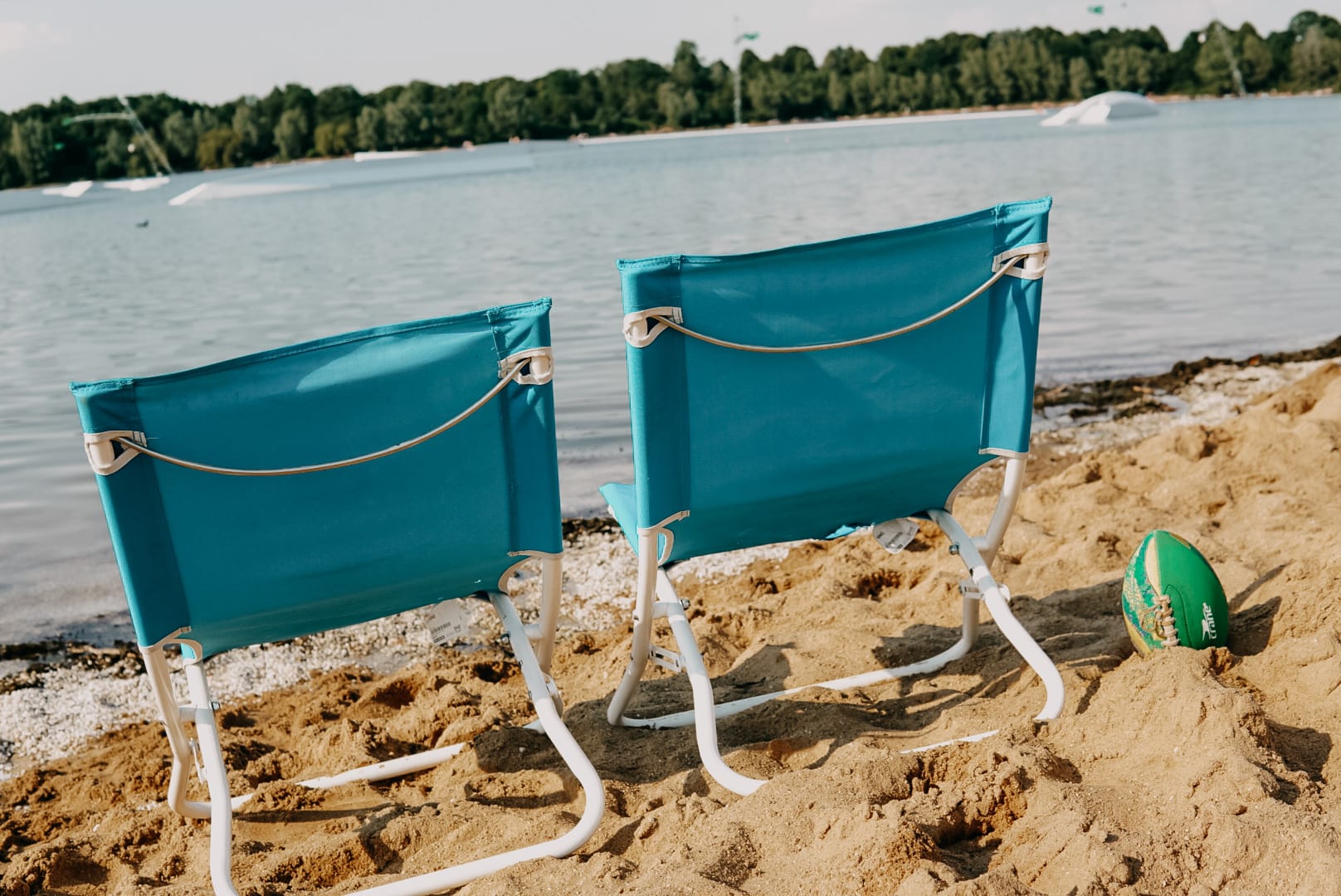 In Köln hat ein neuer Beachclub eröffnet: Der Wake Club Cologne.