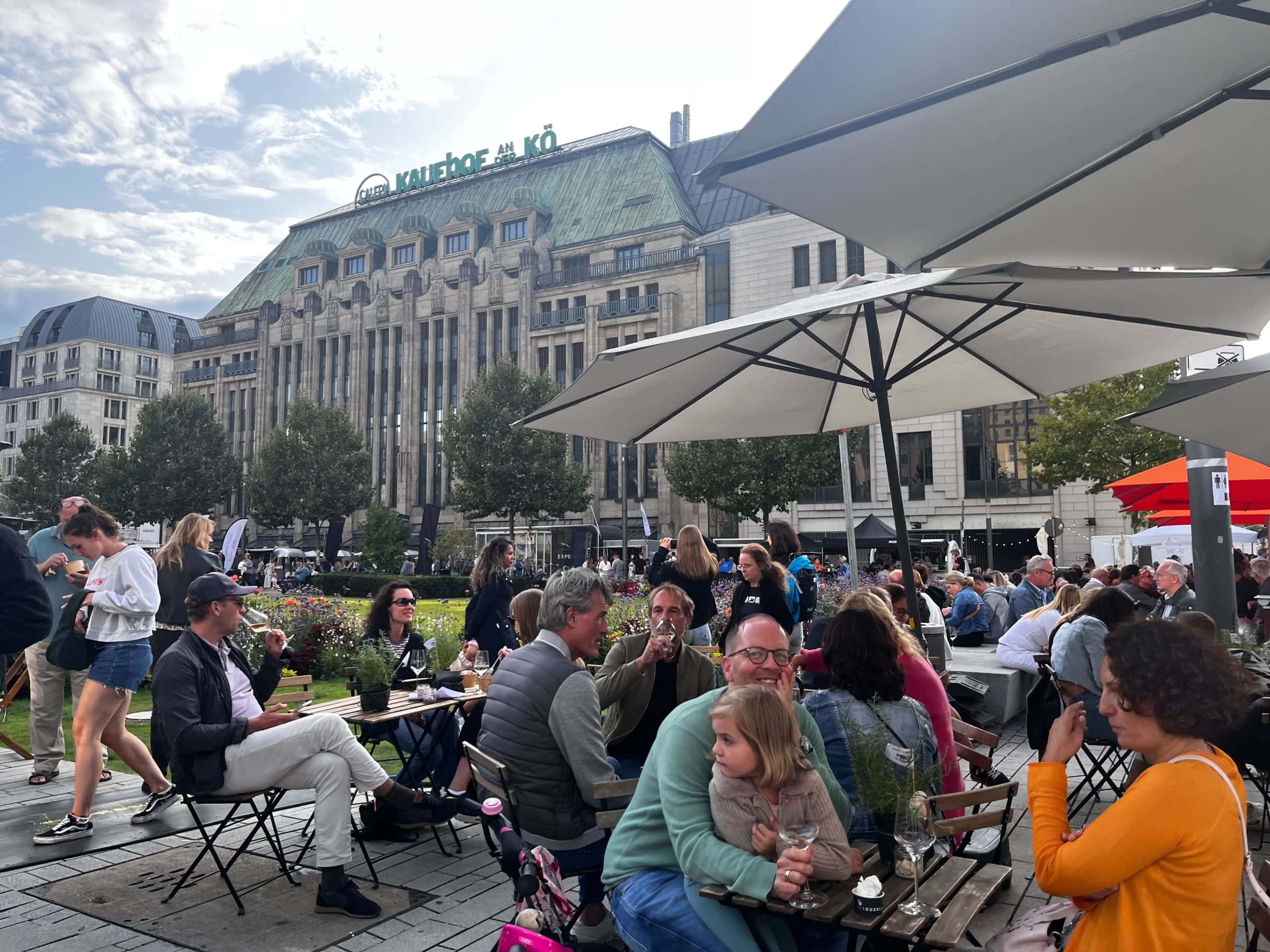 Das Gourmet Festival 2023 in Düsseldorf lockte am letzten Augustwochenende wieder einige hungrige Besucher auf die Kö.