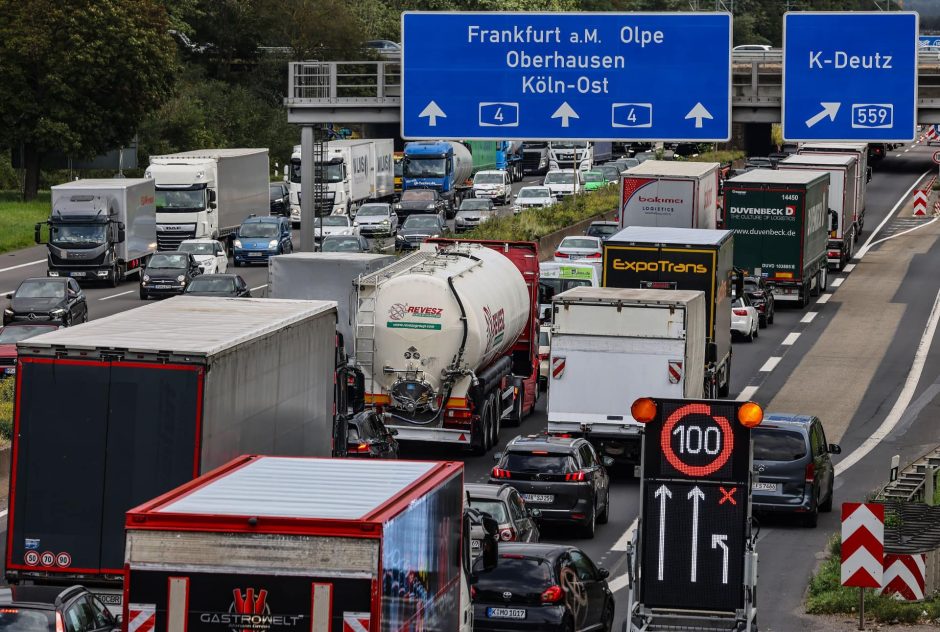 Stau auf dem Kölner Ring - Beginn der Herbstferien