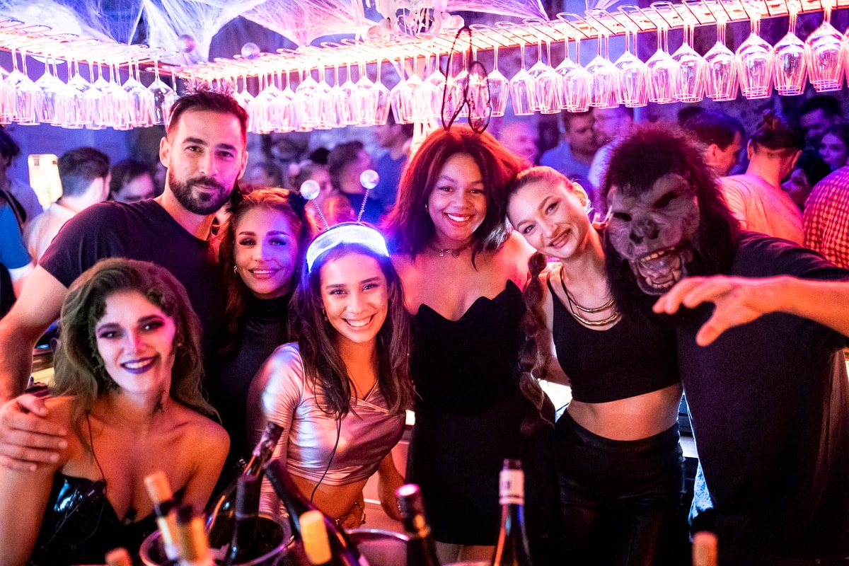 Blutiger Wein im Mondschein: Halloween in der Fett Weinbar am 31. Oktober – alle Fotos