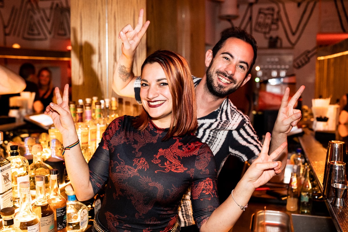 Unser Fotograf wurde am Samstag wieder stilecht in der Mezcaleria Rojo begrüßt.