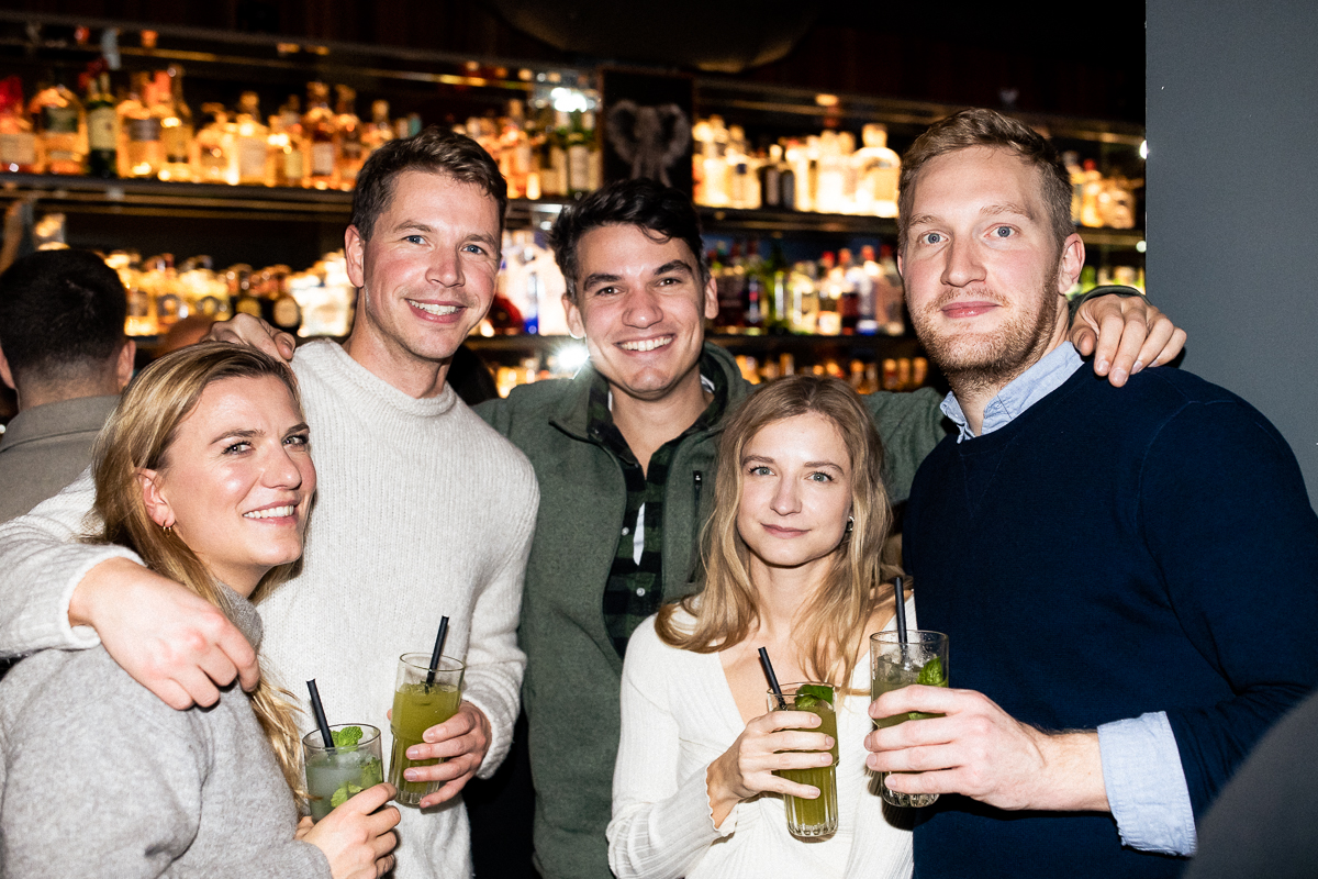 Immer wieder samstags treffen sich Düsseldorfs Nachtschwärmer in der Elephant Bar. 