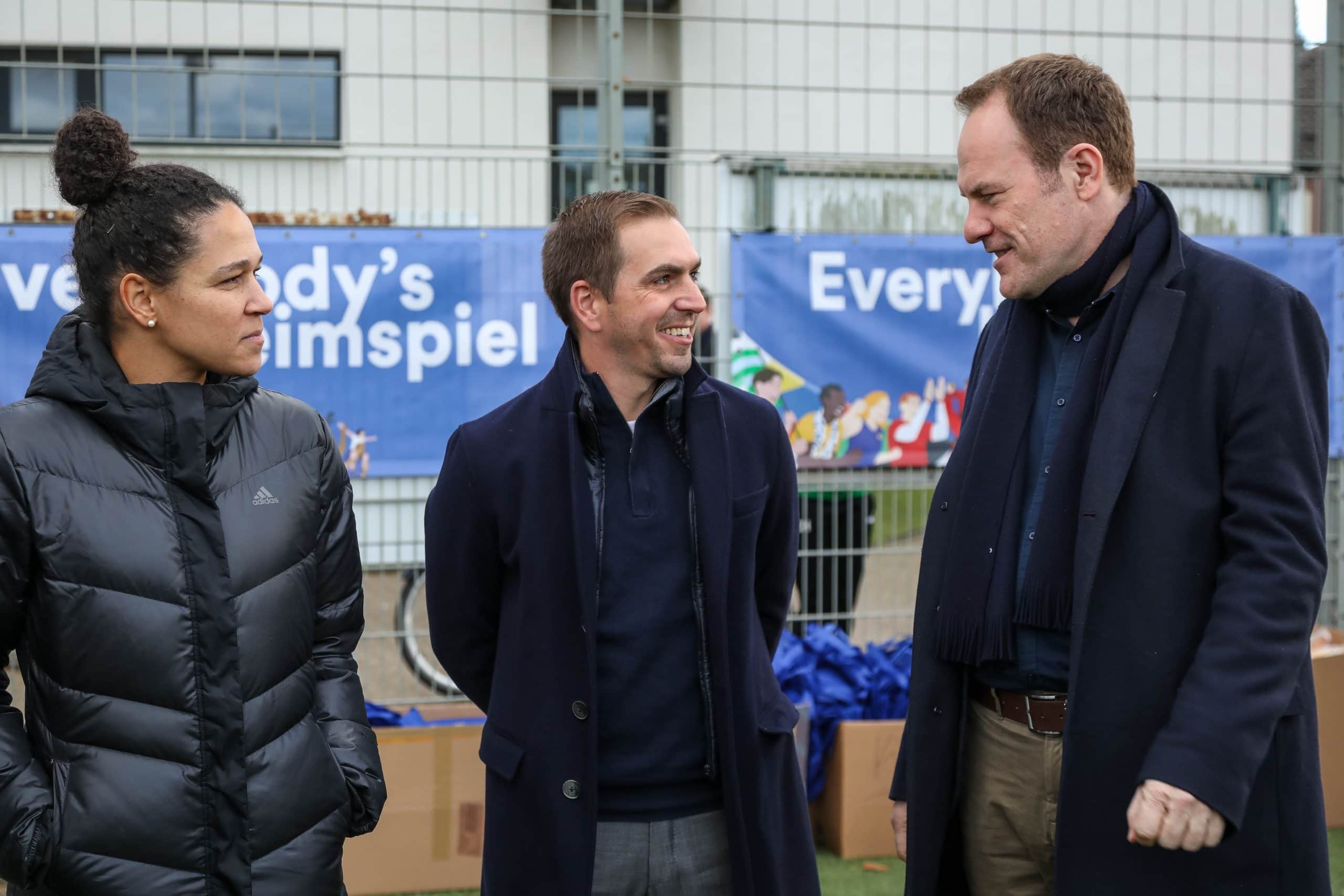 Phillip Lahm und EM-2024-Maskottchen Albärt zu Besuch bei Düsseldorfer Stadtteilklub: Die besten Fotos