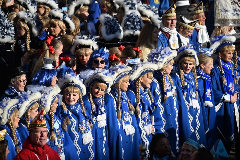 Auftakt Karneval in Düsseldorf am Marktplatz vor dem Rathaus am 11.11.2023