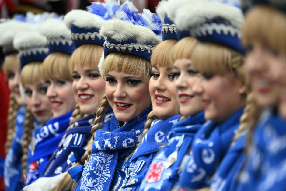 Auftakt Karneval in Düsseldorf am Marktplatz vor dem Rathaus am 11.11.2023