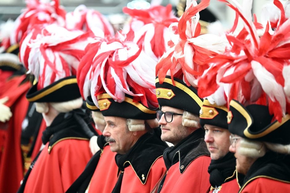 Auftakt Karneval in Düsseldorf am Marktplatz vor dem Rathaus am 11.11.2023