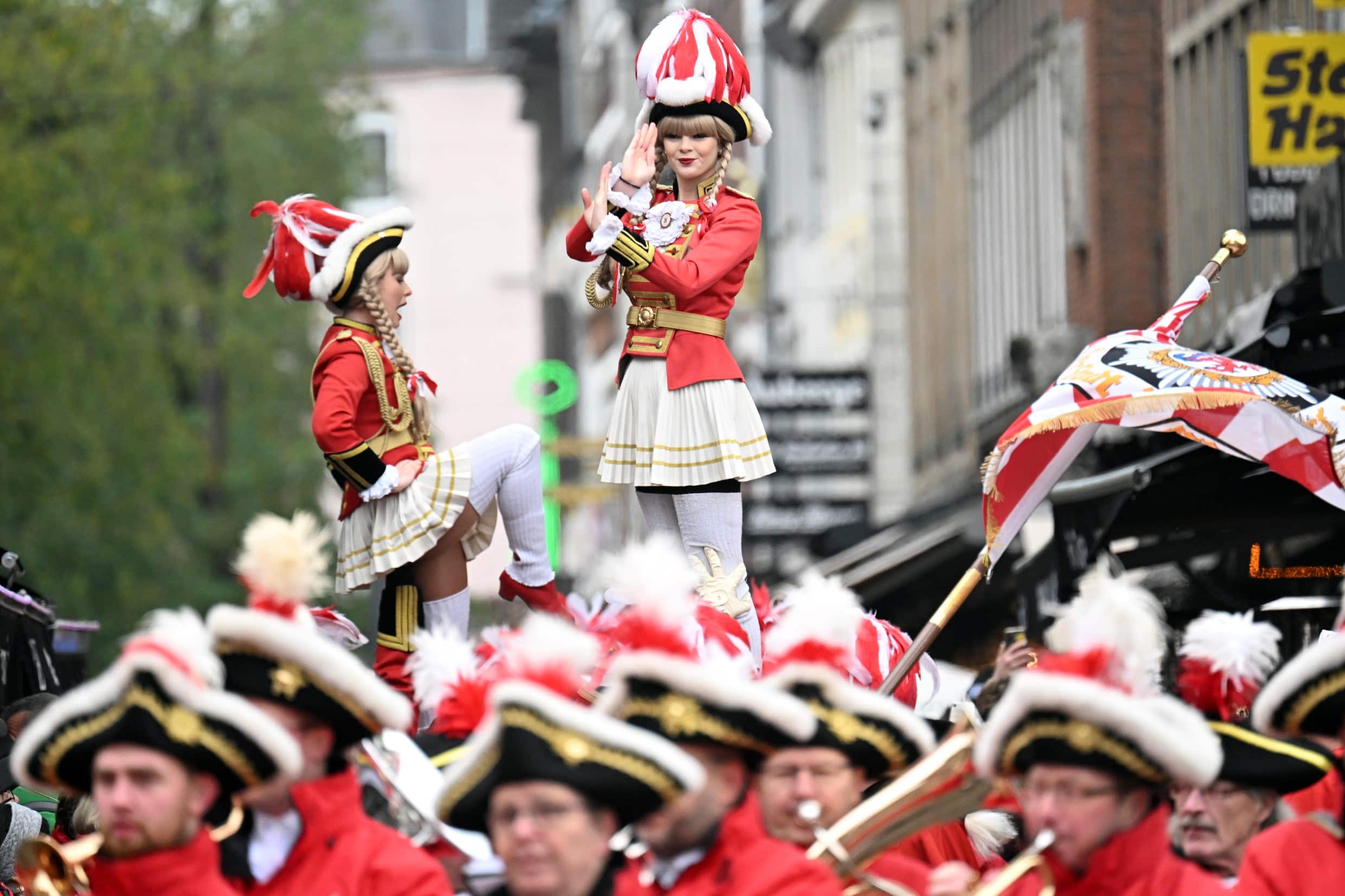 Auftakt Karneval in Düsseldorf am Marktplatz vor dem Rathaus am 11.11.2023