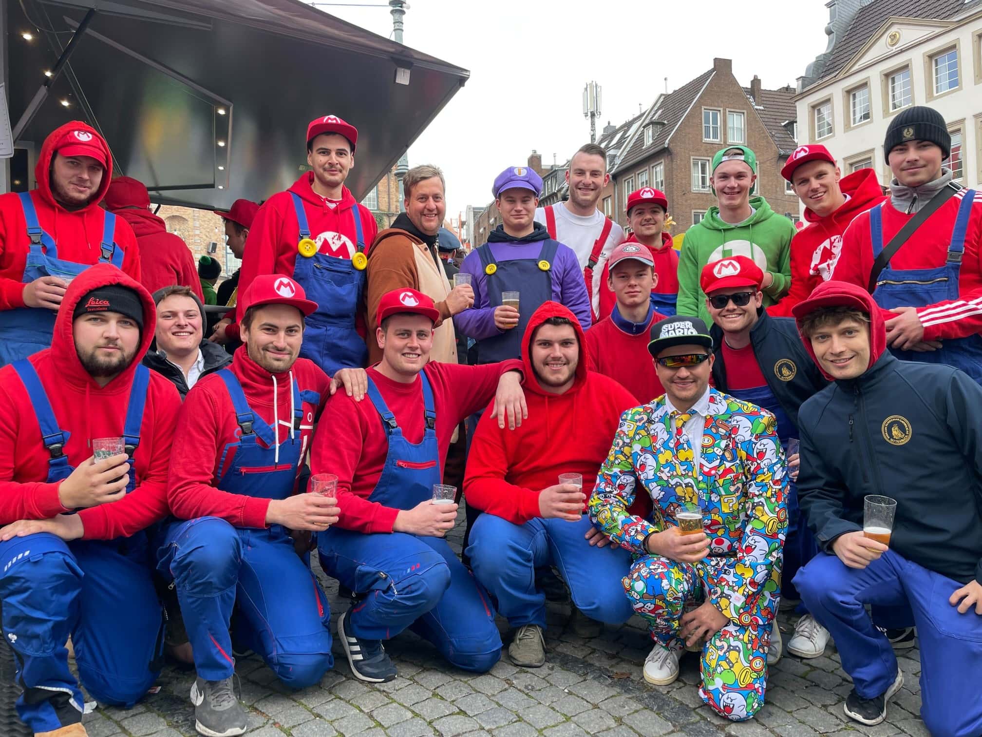 Karneval in Düsseldorf Kostüme Verkleidungen Marktplatz 11.11.2023