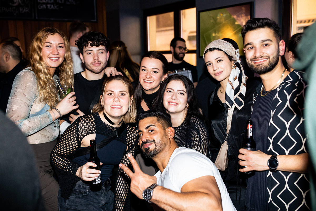 Zu guten Drinks und bester Musik wurde am Samstag in der Elephant Bar gefeiert. 