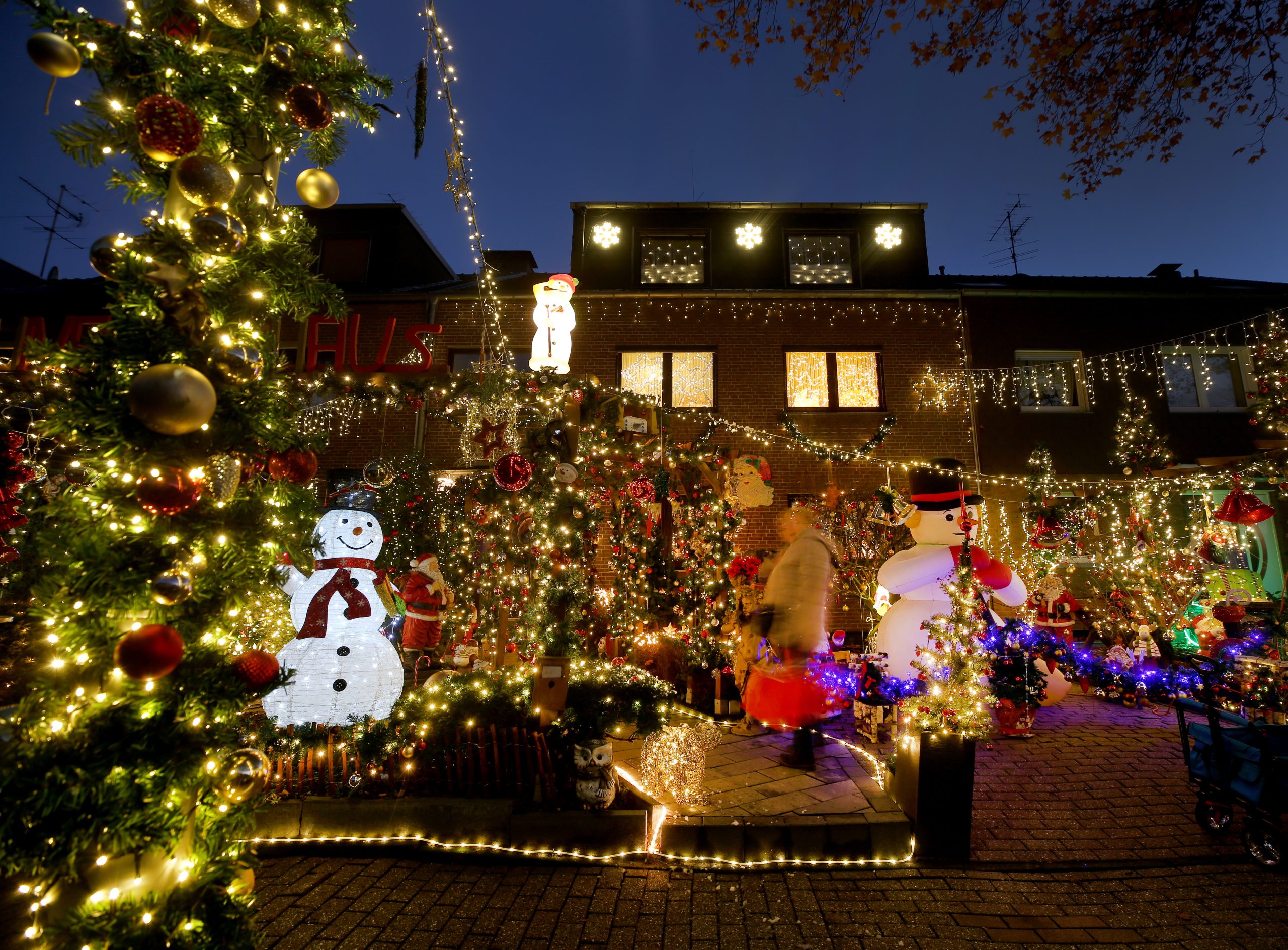 Die schönsten Weihnachtshäuser in NRW: 70.000 Lichter erleuchten dieses Heim in Oberhausen