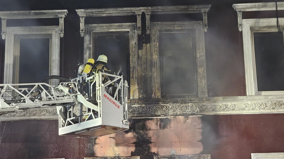 Verletzte bei Explosion in Wohnhaus in Essen