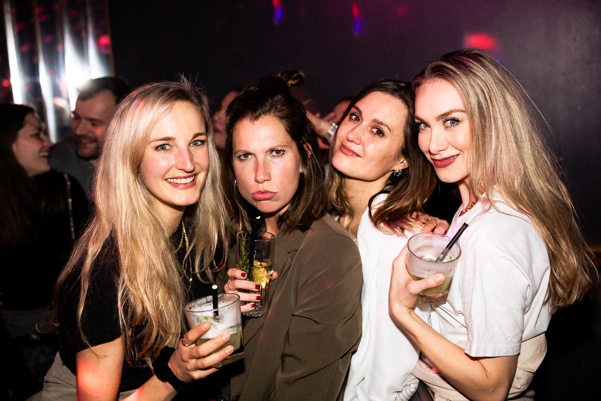 Elephant Bar am Samstag, 20. Januar: Kühle Cocktails, heiße Küsse, alle Fotos