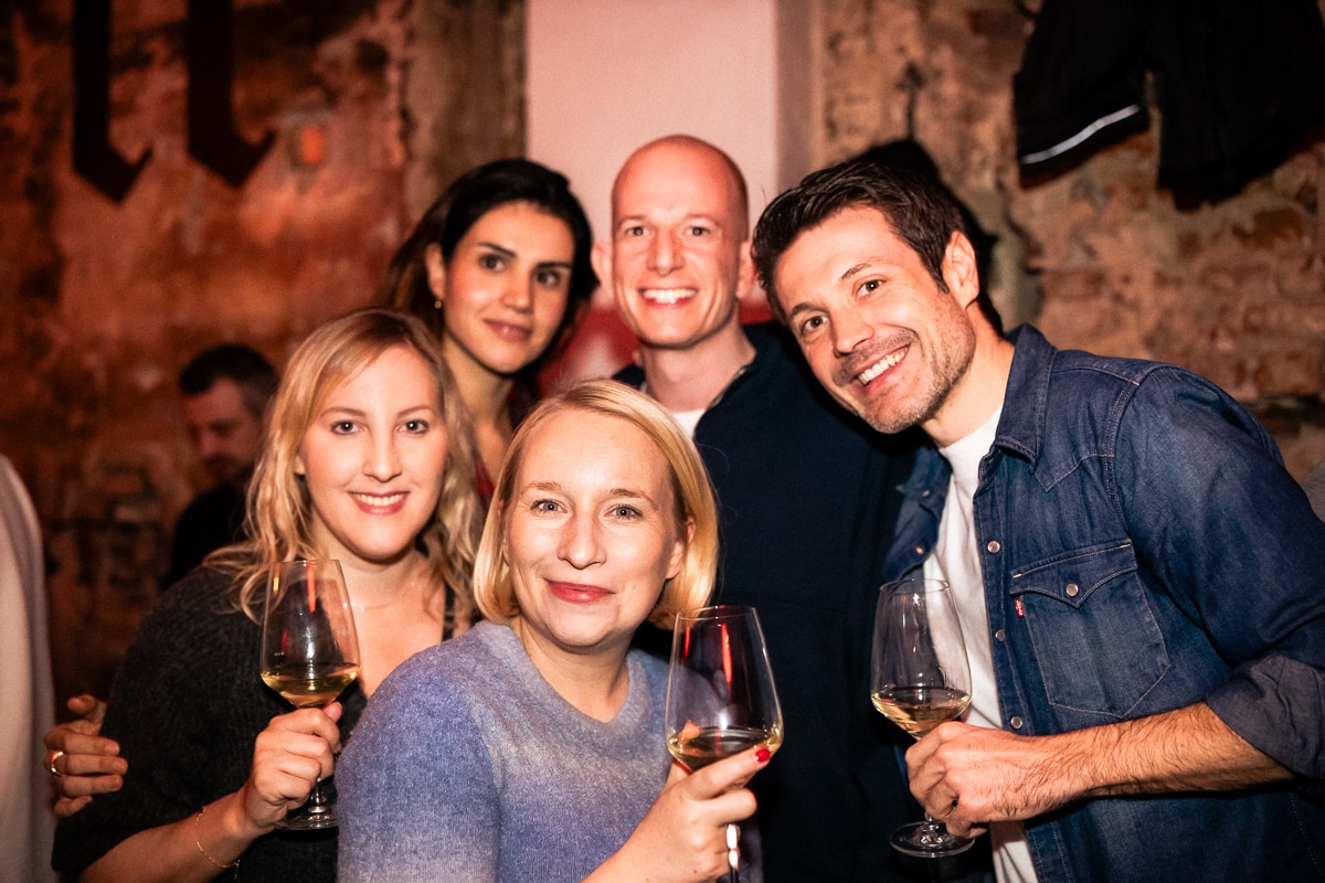 Perfekte Afterwork-Stimmung am Donnerstag in der Fett Weinbar in Düsseldorf!