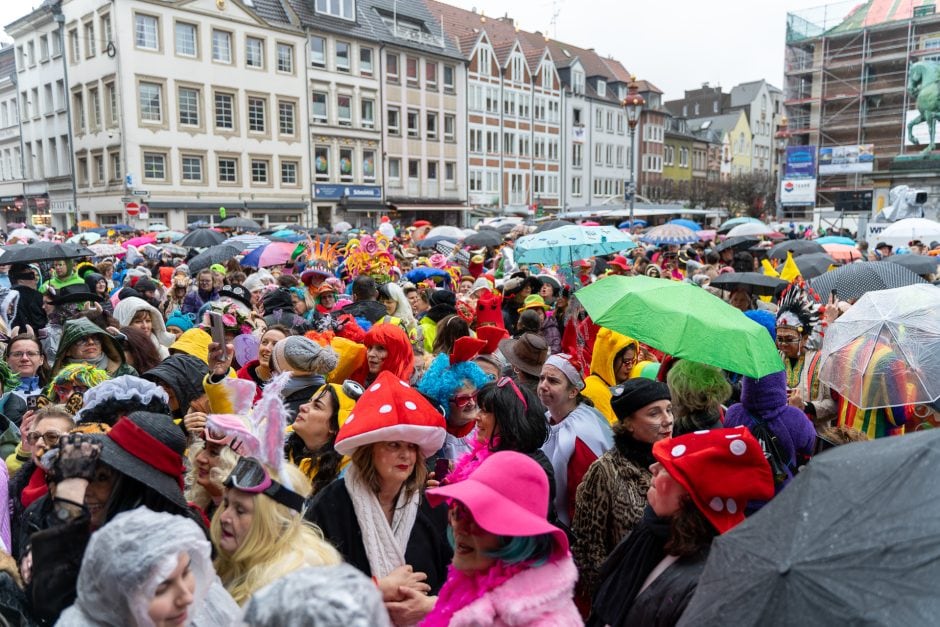 Karneval in Düsseldorf: Altweiber am 8. Februar 2024