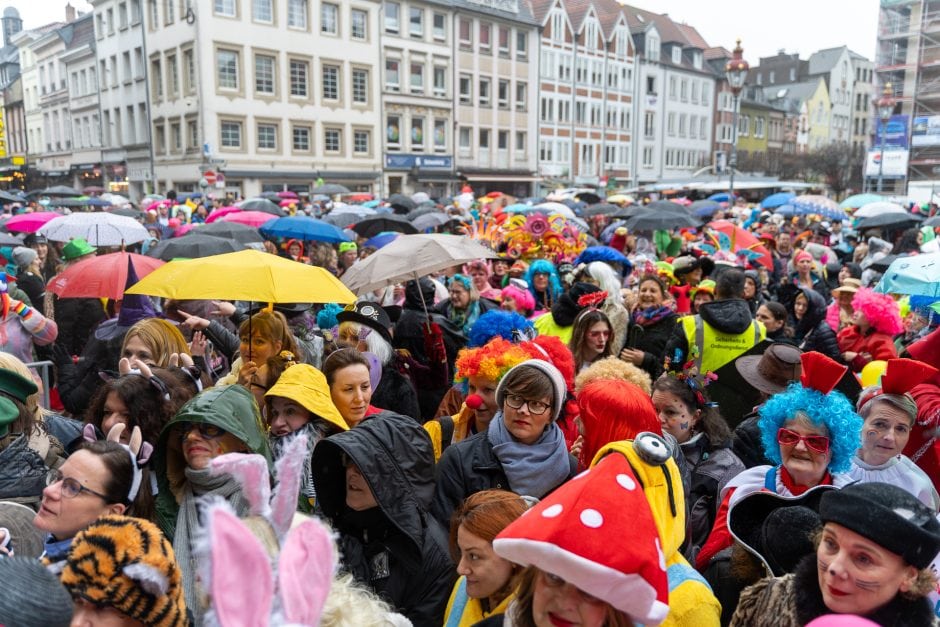 Karneval in Düsseldorf: Altweiber am 8. Februar 2024