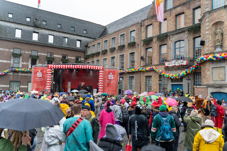 Karneval in Düsseldorf: Altweiber am 8. Februar 2024