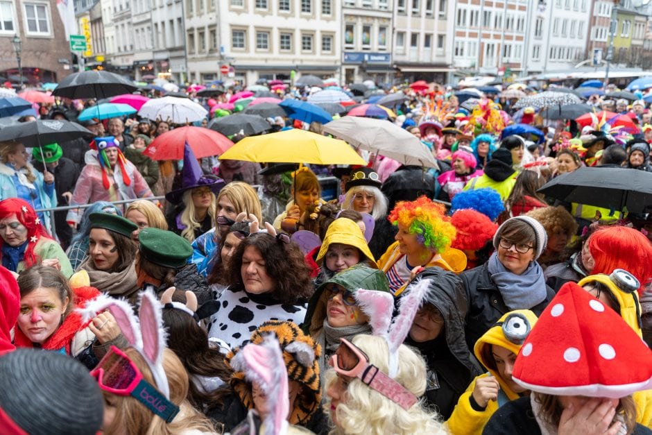 Karneval in Düsseldorf: Altweiber am 8. Februar 2024