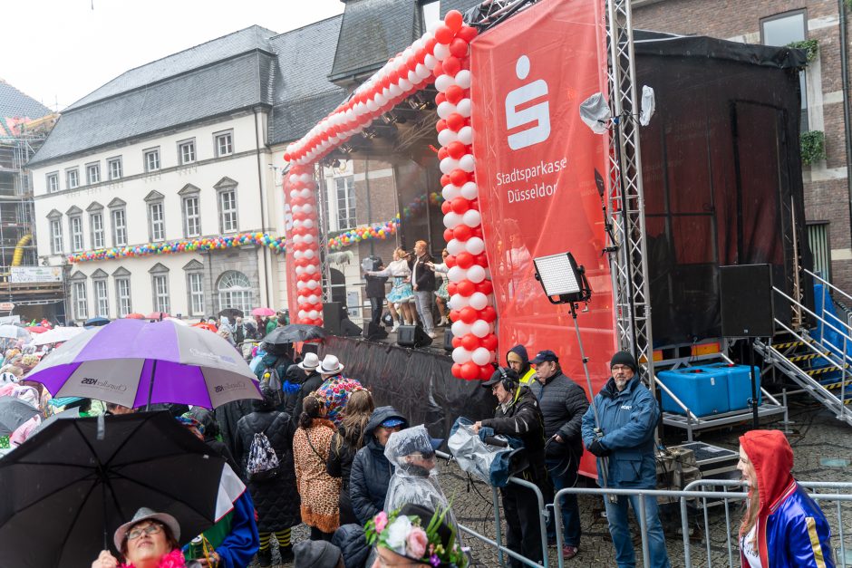 Karneval in Düsseldorf: Altweiber am 8. Februar 2024