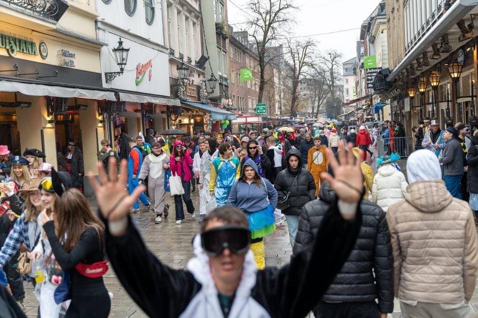 Karneval in Düsseldorf: Altweiber am 8. Februar 2024