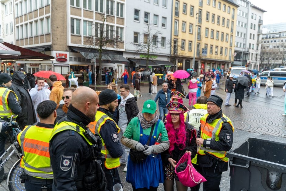 Karneval in Düsseldorf: Altweiber am 8. Februar 2024