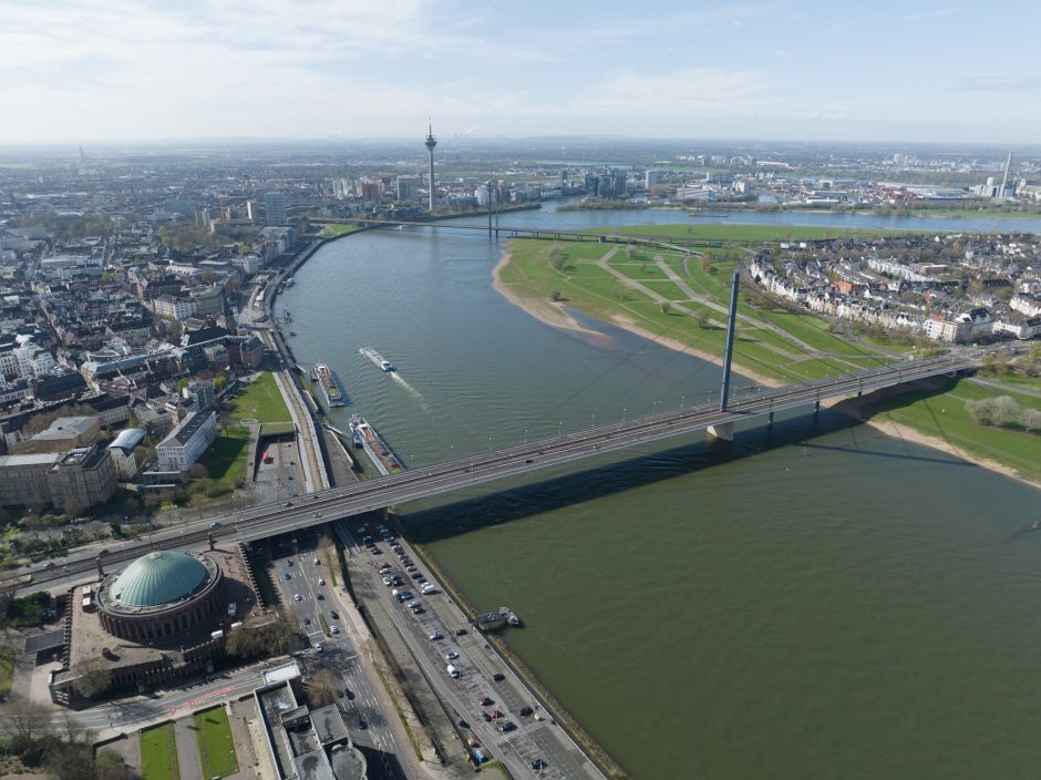 Düsseldorf Rheinwiese Tonhalle Panorama