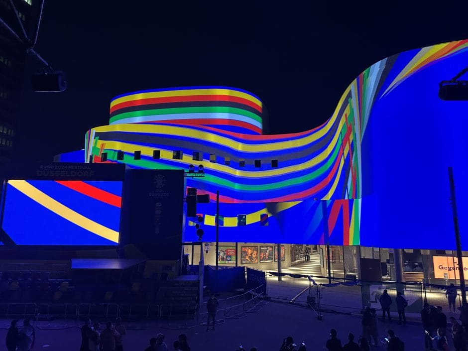 "A Skyful of Light" am Schauspielhaus Düsseldorf