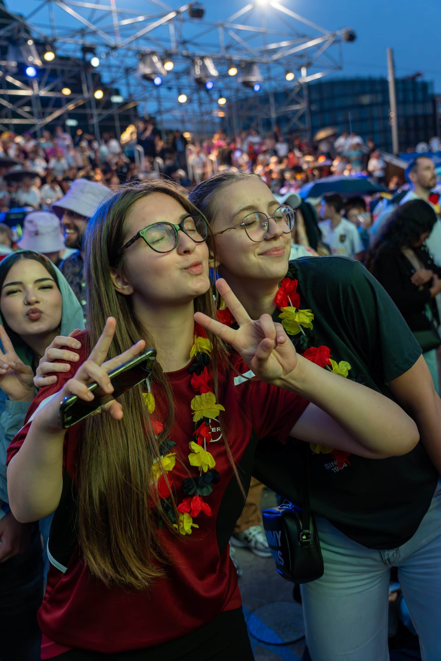 EM-Achtelfinale in Düsseldorf: So war das Public Viewing in der Fanzone am Schauspielhaus am 29. Juni!