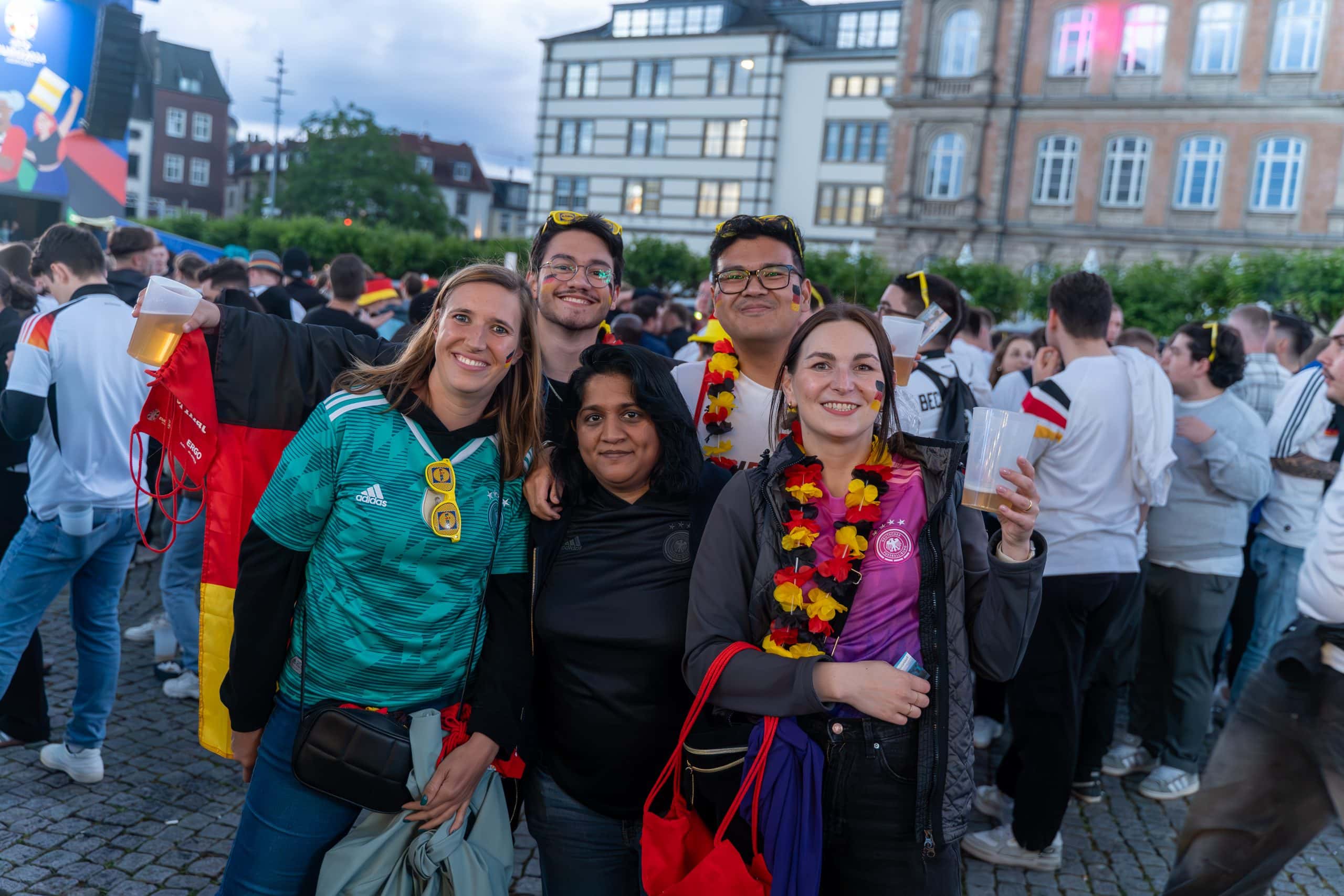 Düsseldorf: So sichert ihr euch einen Platz in der Fanzone trotz Andrangs