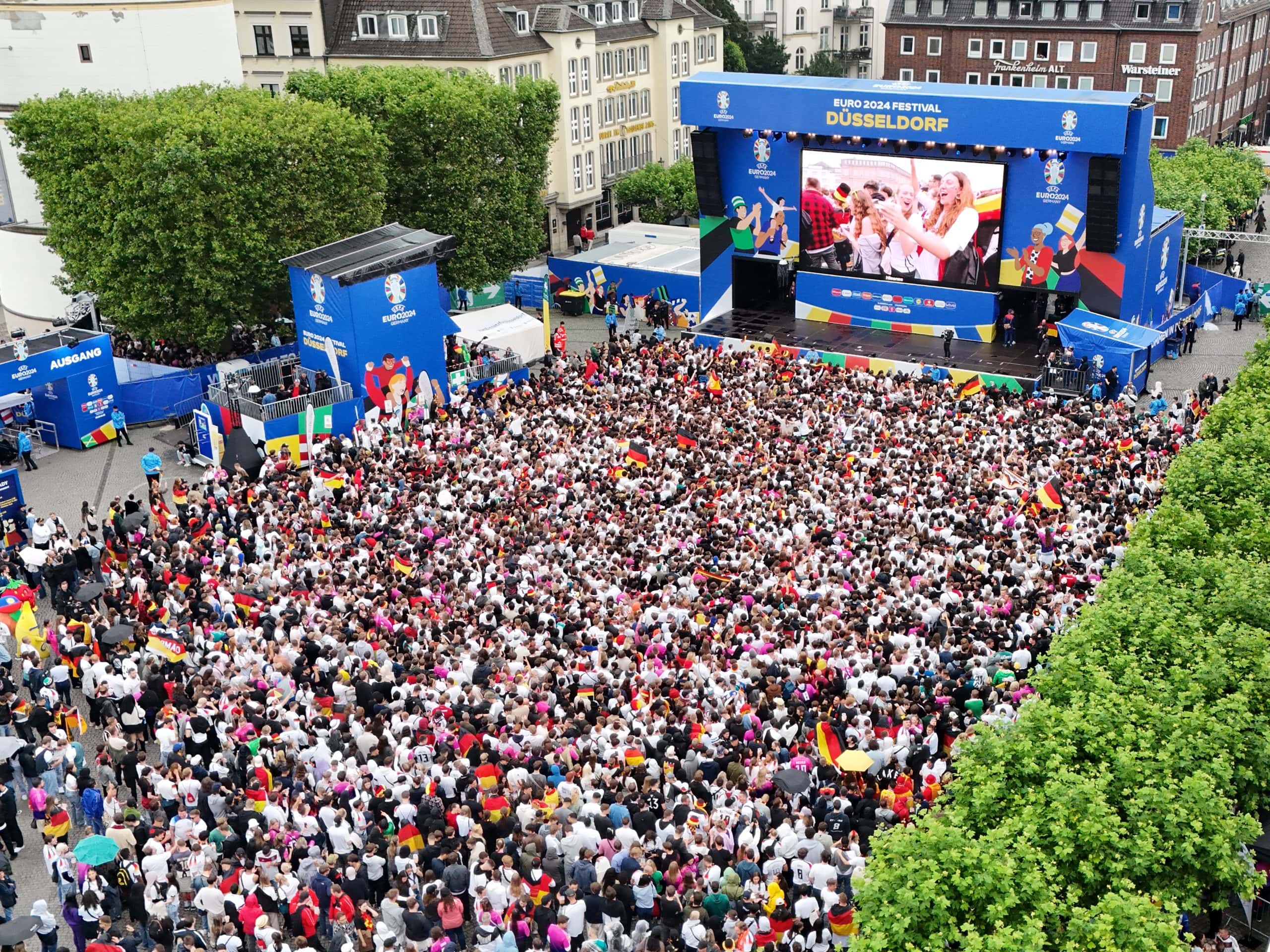 EM-Drama in Düsseldorf: 27.000 Fans erleben bittere Deutschland-Niederlage