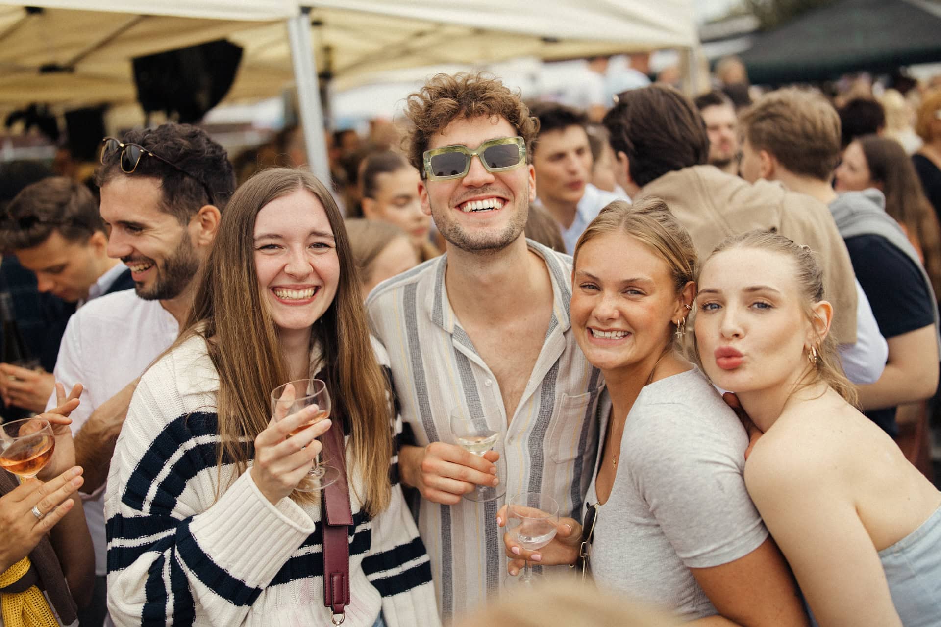 https://www.tonight.de/media/2024/08/Fischmarkt-4.-August-2024-Ben-Liebsch-50.jpg