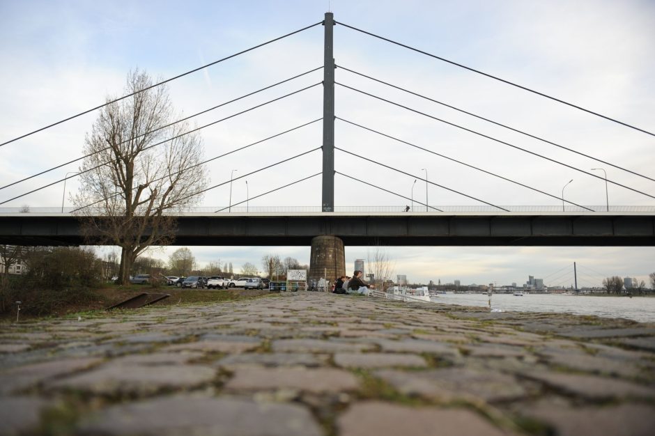 Theodor-Heuss-Brücke Düsseldorf 2024