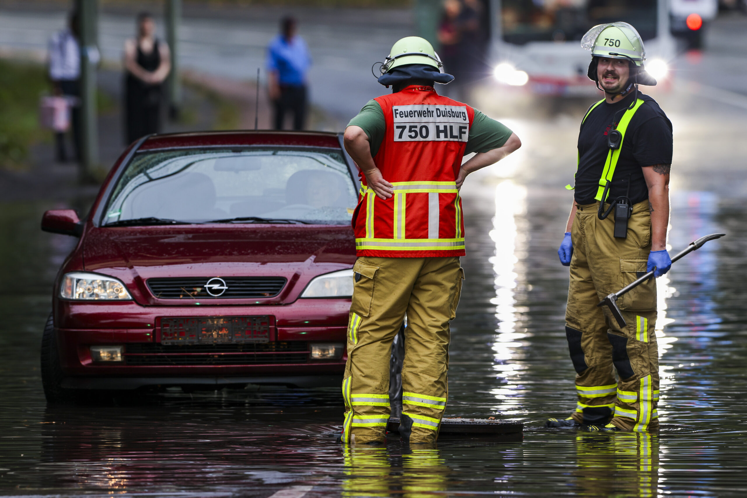 Unwetter-Chaos in NRW: Feuerwehr im Dauereinsatz – Wetterlage noch nicht vorbei