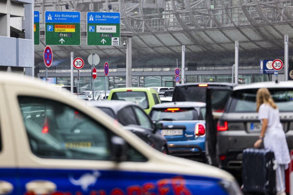 Flughafen Düsseldorf Parken Verkehr