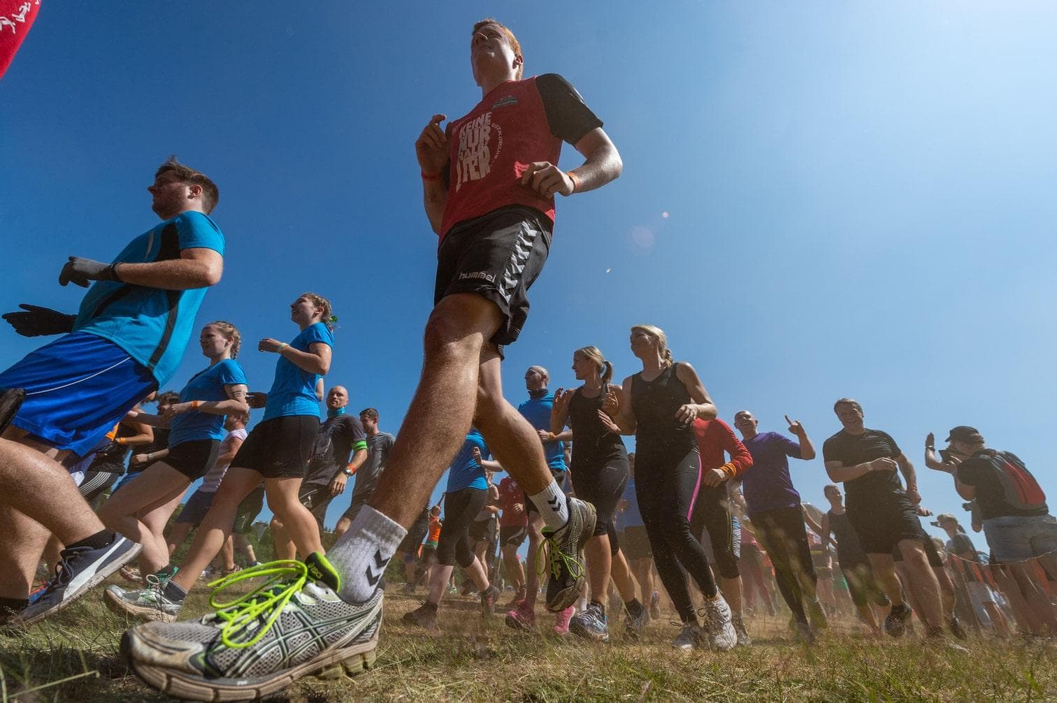 <p>Damit ist es der längste Tough Mudder Europas. Gestartet wurde immer in kleinen Teams. Einen Gewinner gab es nicht